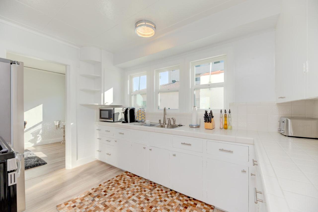 Lovely White Beach House 레돈도 비치 외부 사진